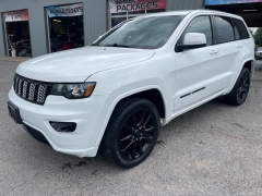 Used 2019 Jeep Grand Cherokee 4d SUV 4WD Laredo Altitude at Tecforce Automotive near Bridgeport, NY