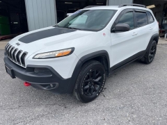 Used 2016  Jeep Cherokee 4d SUV 4WD Trailhawk V6 at Tecforce Automotive near Bridgeport&comma; NY