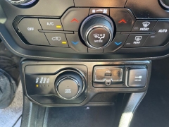 Used 2021  Jeep Renegade Latitude 4x4 at Tecforce Automotive near Bridgeport&comma; NY