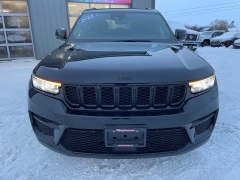Used 2022  Jeep Grand Cherokee Altitude 4x4 at Tecforce Automotive near Bridgeport&comma; NY