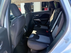 Used 2018  Jeep Cherokee 4d SUV 4WD Latitude I4 at Tecforce Automotive near Bridgeport&comma; NY