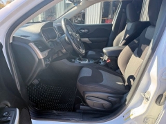 Used 2018  Jeep Cherokee 4d SUV 4WD Latitude I4 at Tecforce Automotive near Bridgeport&comma; NY