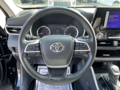 Used 2023  Toyota Highlander XLE AWD at Tecforce Automotive near Bridgeport&comma; NY