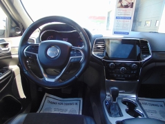 Used 2020 Jeep Grand Cherokee 4d SUV 4WD Laredo Altitude at Yes Automotive near Fort Wayne, IN