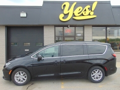 Used 2022 Chrysler Pacifica Touring L FWD at Yes Automotive near Fort Wayne, IN