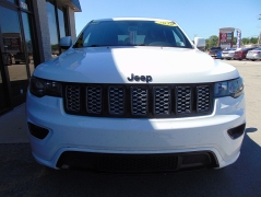 Used 2020 Jeep Grand Cherokee 4d SUV 4WD Laredo Altitude at Yes Automotive near Fort Wayne, IN