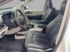 Used 2024  Chrysler Pacifica Touring L FWD at Yes Automotive near Fort Wayne&comma; IN