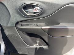 Used 2019  Jeep Renegade 4d SUV 4WD Trailhawk at Yes Automotive near Fort Wayne&comma; IN