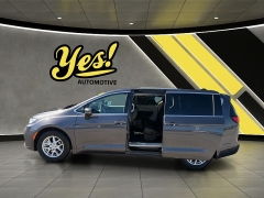 Used 2023  Chrysler Pacifica Touring L FWD at Yes Automotive near Fort Wayne&comma; IN