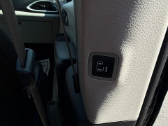 Used 2023  Chrysler Pacifica Touring L FWD at Yes Automotive near Fort Wayne&comma; IN