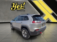 Used 2019  Jeep Renegade 4d SUV 4WD Trailhawk at Yes Automotive near Fort Wayne&comma; IN