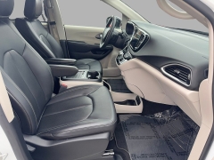 Used 2024  Chrysler Pacifica Touring L FWD at Yes Automotive near Fort Wayne&comma; IN