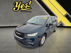 Used 2023  Chrysler Pacifica Touring L FWD at Yes Automotive near Fort Wayne&comma; IN