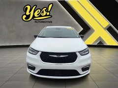 Used 2024  Chrysler Pacifica Touring L FWD at Yes Automotive near Fort Wayne&comma; IN