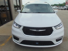 Used 2022 Chrysler Pacifica Touring L FWD at Yes Automotive near Fort Wayne, IN