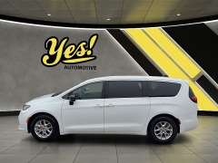Used 2024  Chrysler Pacifica Touring L FWD at Yes Automotive near Fort Wayne&comma; IN