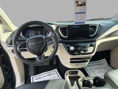 Used 2023  Chrysler Pacifica Touring L FWD at Yes Automotive near Fort Wayne&comma; IN