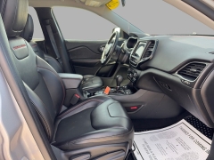 Used 2019  Jeep Renegade 4d SUV 4WD Trailhawk at Yes Automotive near Fort Wayne&comma; IN