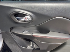 Used 2019  Jeep Renegade 4d SUV 4WD Trailhawk at Yes Automotive near Fort Wayne&comma; IN