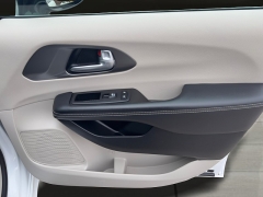 Used 2024  Chrysler Pacifica Touring L FWD at Yes Automotive near Fort Wayne&comma; IN