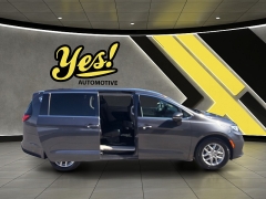Used 2023  Chrysler Pacifica Touring L FWD at Yes Automotive near Fort Wayne&comma; IN