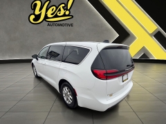 Used 2024  Chrysler Pacifica Touring L FWD at Yes Automotive near Fort Wayne&comma; IN