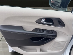 Used 2024  Chrysler Pacifica Touring L FWD at Yes Automotive near Fort Wayne&comma; IN