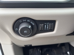 Used 2024  Chrysler Pacifica Touring L FWD at Yes Automotive near Fort Wayne&comma; IN