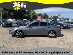 Used 2021  Nissan Altima 2&period;5 SR Sedan at Car Zone Sales near Otsego&comma; MI
