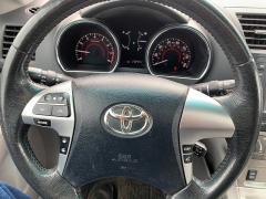 Used 2011  Toyota Highlander 4d SUV AWD at Car Zone Sales near Otsego&comma; MI