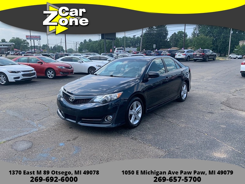 Used 2014  Toyota Camry 4d Sedan SE at Car Zone Sales near Otsego, MI
