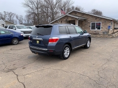 Used 2011  Toyota Highlander 4d SUV AWD at Car Zone Sales near Otsego&comma; MI