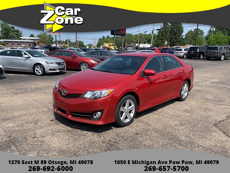 Used 2014 Toyota Camry 4d Sedan SE (2014.5) at Car Zone Sales near Otsego, MI
