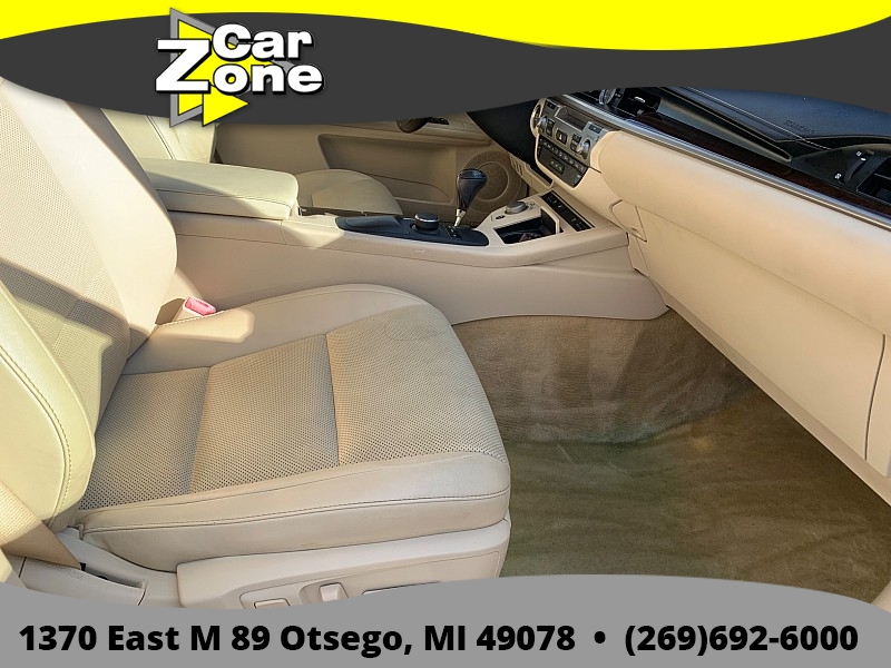 2015 Lexus ES 350 - Photo 17