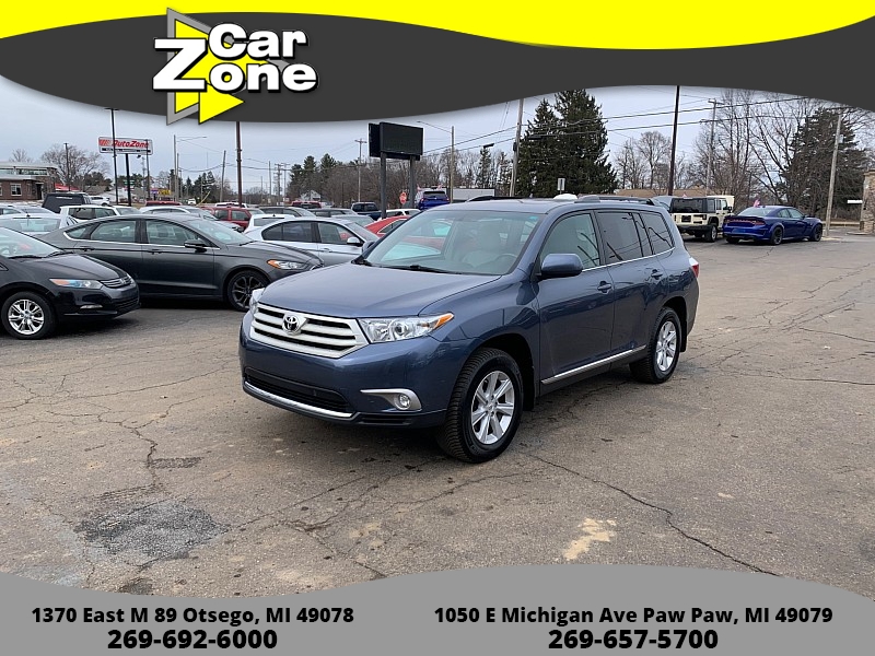 Used 2011  Toyota Highlander 4d SUV AWD at Car Zone Sales near Otsego&comma; MI