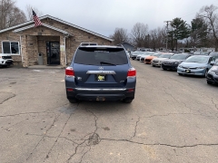 Used 2011  Toyota Highlander 4d SUV AWD at Car Zone Sales near Otsego&comma; MI