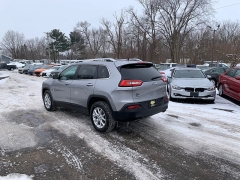 Used 2014  Jeep Cherokee 4d SUV 4WD Latitude V6 at Car Zone Sales near Otsego&comma; MI