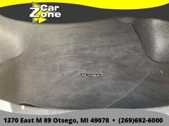 Used 2021  Nissan Altima 2&period;5 SR Sedan at Car Zone Sales near Otsego&comma; MI