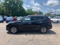 Used 2018 Nissan Rogue 4d SUV AWD SV at Car Zone Sales near Otsego, MI