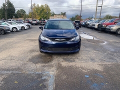 Used 2017  Chrysler Pacifica 4d Wagon LX at Car Zone Sales near Otsego, MI