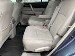 Used 2011  Toyota Highlander 4d SUV AWD at Car Zone Sales near Otsego&comma; MI