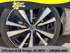 Used 2021  Nissan Altima 2&period;5 SR Sedan at Car Zone Sales near Otsego&comma; MI