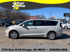 Used 2017  Chrysler Pacifica 4d Wagon Touring-L at Car Zone Sales near Otsego&comma; MI