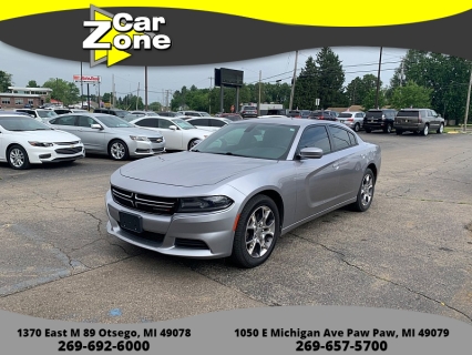 2015 Dodge Charger SE's photo