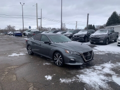 Used 2019  Nissan Altima 4d Sedan FWD 2&period;5L SR at Car Zone Sales near Otsego&comma; MI