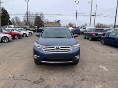 Used 2011  Toyota Highlander 4d SUV AWD at Car Zone Sales near Otsego&comma; MI