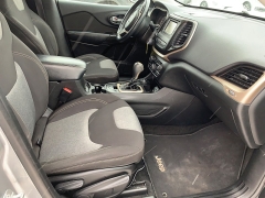 Used 2014  Jeep Cherokee 4d SUV 4WD Latitude V6 at Car Zone Sales near Otsego&comma; MI