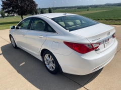 Used 2013 Hyundai Sonata 4d Sedan GLS at Rooster Auto Sales near Vinton, IA