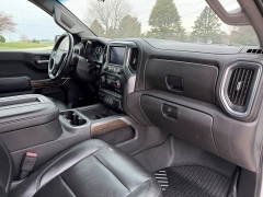 Used 2020  Chevrolet Silverado 1500 4WD Crew Cab LT Trail Boss at Rooster Auto Sales near Vinton&comma; IA