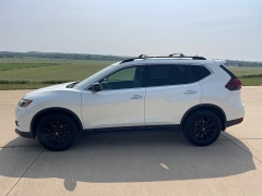 Used 2018 Nissan Rogue 4d SUV AWD SV at Rooster Auto Sales near Vinton, IA